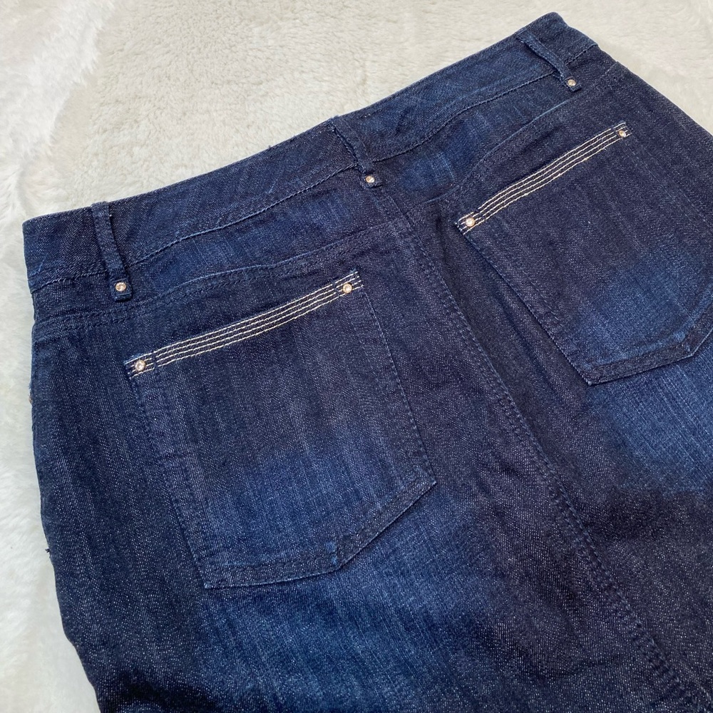 WHITE HOUSE BLACK MARKET BLANC Denim Jean Skirt | Diamond Embellishment | Size 8 - Picture 10 of 11